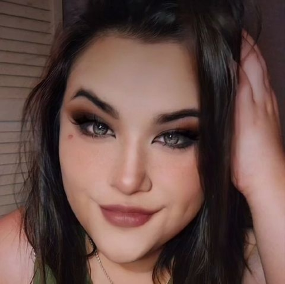 Meet your Posher, Crys